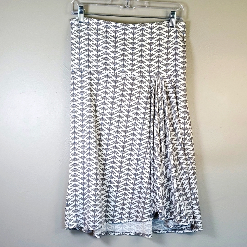 Max Studio Gray, White & Blue Designed, Flowy Midi Skirt. Size Medium